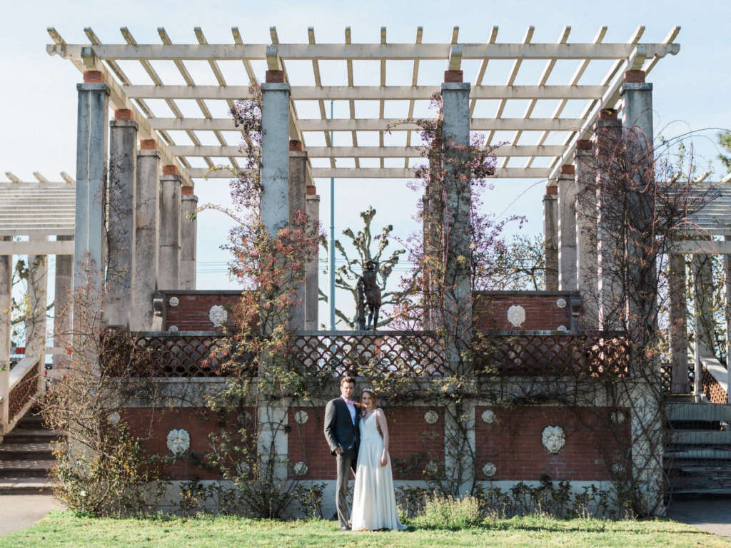 bride and groom in geneva park