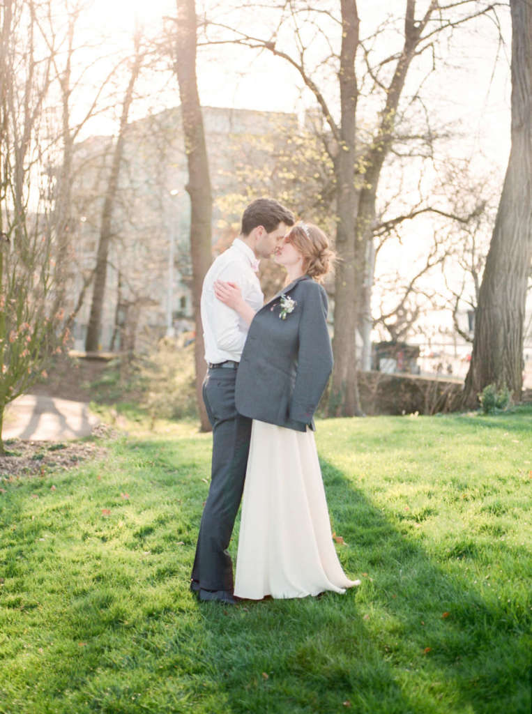 bride and groom in geneva park