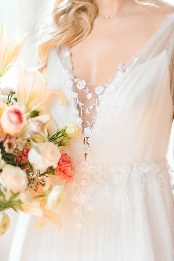 la mariée et son bouquet