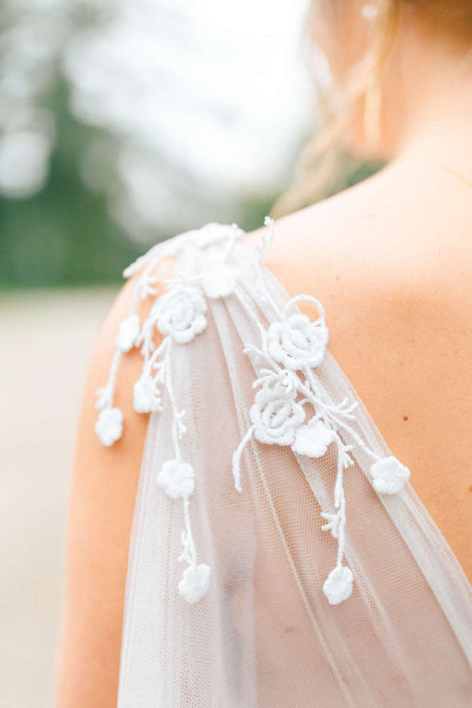 détail dentelle robe