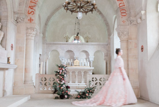 details of wedding dress in chateau de varennes in Burgundy