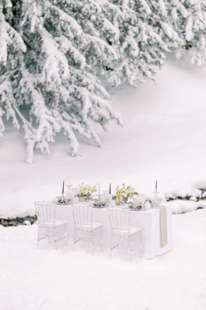 table de mariage à la neige, table mariage hiver, mariage à la montagne