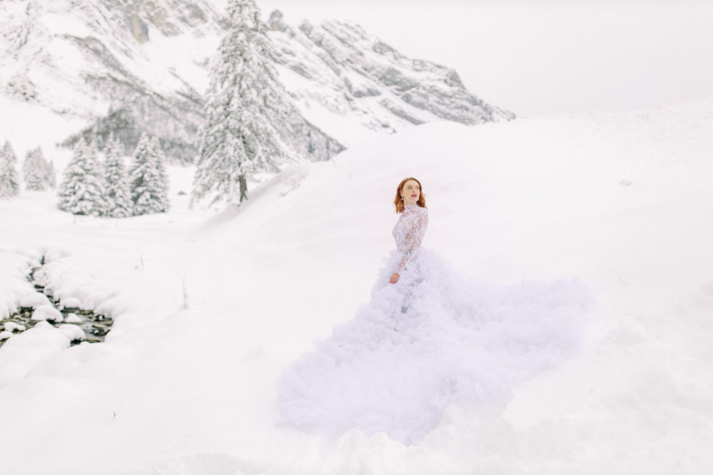 Snow bride, winter wedding, winter wedding dress